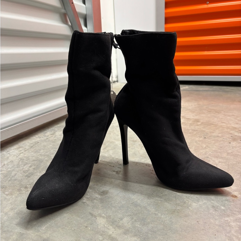 Forever 21 Black Chunky Heeled Boots